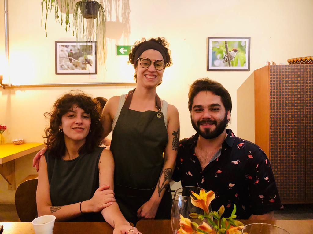 Rafaela e Thomaz Foz com a Chef Madu